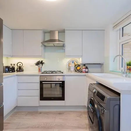 Central Windsor Modern Garden Flat, Walk 2 Sights Exterior photo